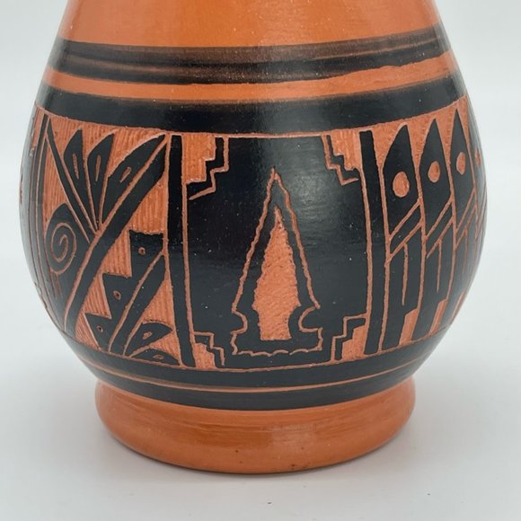 Traditional Navajo Dine Pottery Vase Signed Vincent Hicks Bear Claw - Picture 7 of 11